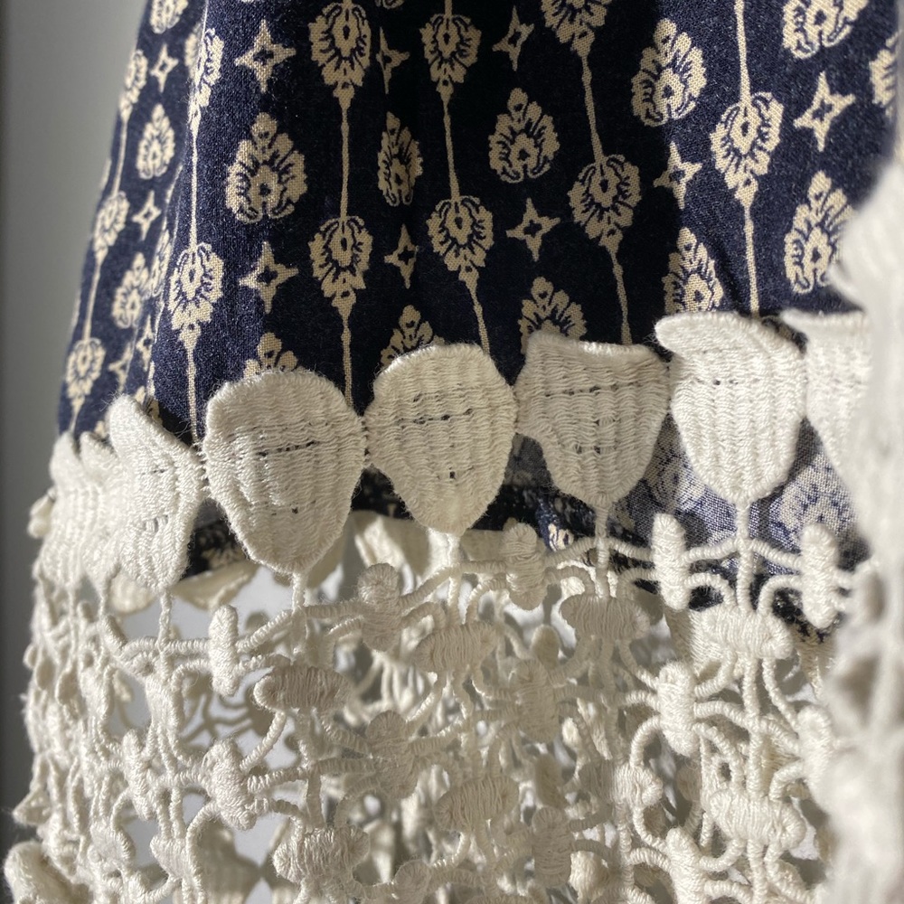 Top - Picture 2 of 4